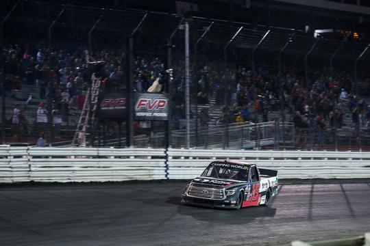 Hill Breaks Through with Dramatic Dirt Win at Knoxville